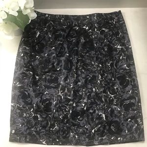 LOFT pleated floral pencil skirt with pockets